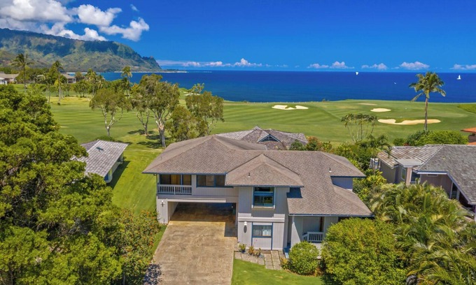 Princeville House | Ocean View 4-bedroom house with AC, WiFi in welcoming Princeville