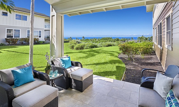 Kahaluu Bay House | 🏖️Ocean View | AC & WIFI | Walk to Beach & Shopping!