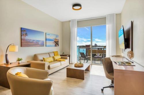 Hollywood Lakes Apartment | Ocean View - Balcony - Hollywood Beach Broad-walk