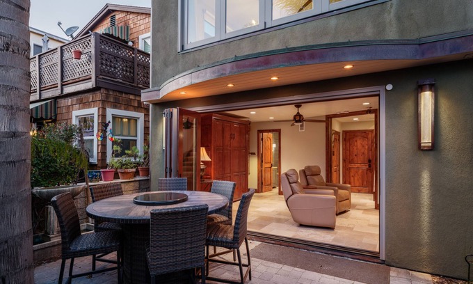 Mission Beach House | Ocean View Beach Home w/AC, Outdoor Shower, Walk to PB