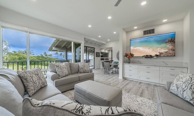 Napili Condo | Ocean view, best location in Kapalua, walk to beach, remodel