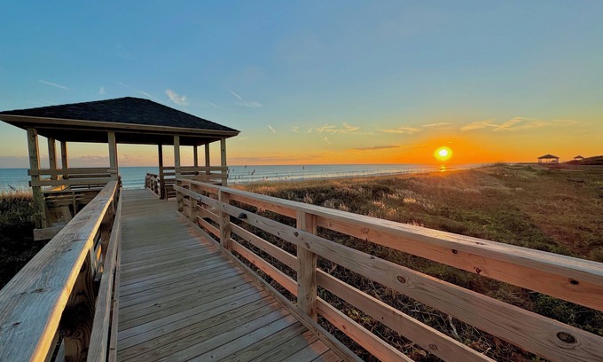 Atlantic Beach Condo | Ocean View Condo - Pet-friendly, Ocean View