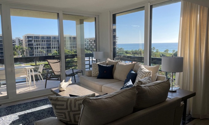 Longboat Key Condo | Ocean View Condo with Beach Access at Beachplace