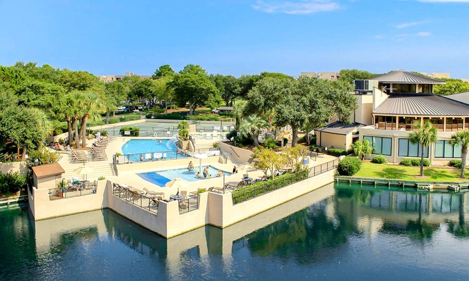 Folly Field Condo | Ocean View Condo with Shared Hot Tub, Pool, and More - Close to the Beach