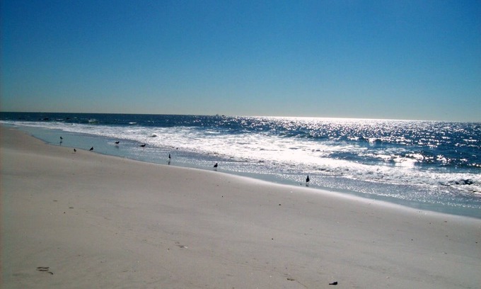 Long Beach House | Ocean View Deck, 1 Min. Walk to Ocean & Restaurants. West End South! 2 Bedroom