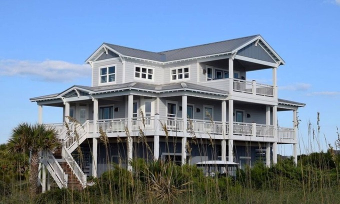 Bald Head Island House | Ocean View - Family Friendly - Steps to Beach