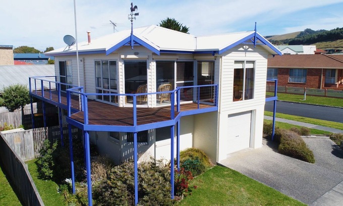 Apollo Bay House | Ocean View Family Retreat