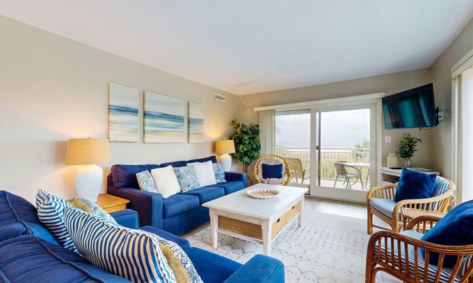 Hilton Head Island Condo | Ocean-View Getaway with Shared Pool, Hot tub, Tennis, WiFi & Easy Walk to Beach