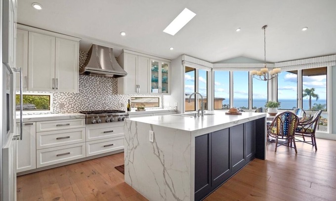 Emerald Bay House | Ocean View, Golf Cart, Elevator, Private, Gated Community, Emerald Bay ⛱🌅