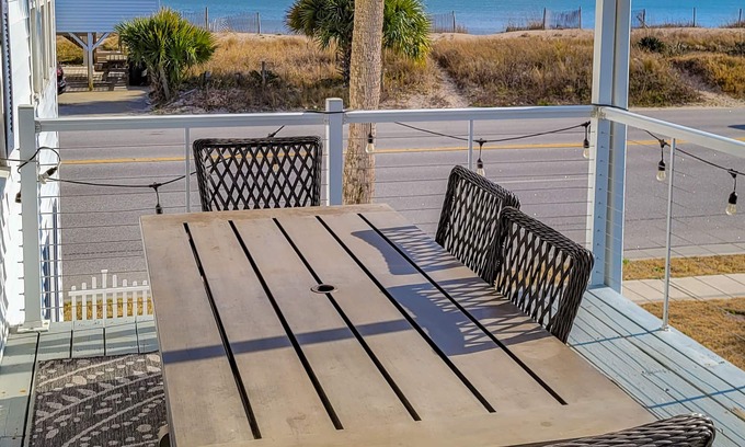 Edisto Island House | Ocean-view group getaway - 2 units in 1 - dog-friendly fenced yard, AC & W/D