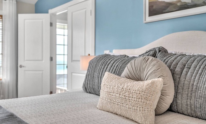 Lincoln City House | Ocean View Haven - Walk to the Beach