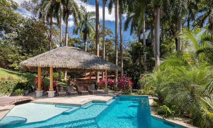 El Cerro House | Ocean view, hike to Playa La Macha! Casa Colibri, great Family home!