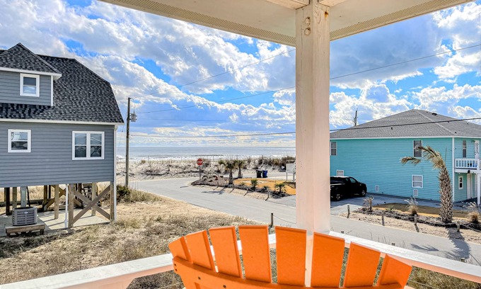 Surf City House | Ocean-view home 1 block from the beach with covered deck, patio, & EV charger