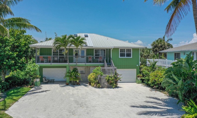Fort Pierce House | Ocean view Home 5 bdrm- 4 upstairs- 1 suite downstairs