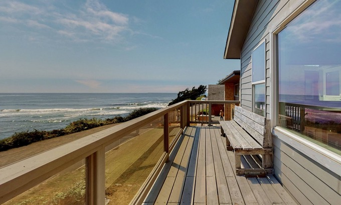 Yachats House | Ocean-view home with private balcony, full kitchen, & W/D