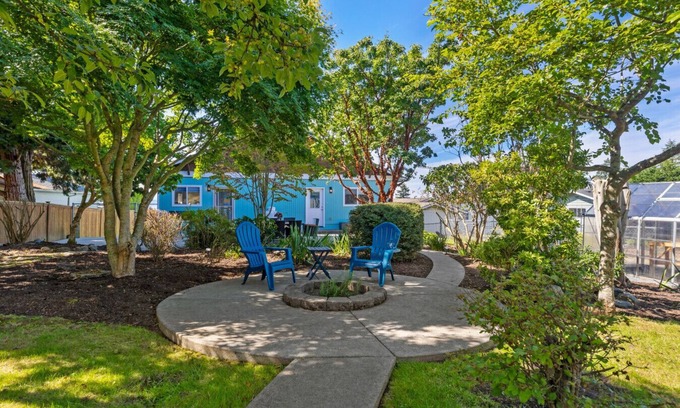 Clinton Apartment | Ocean View I Fenced Yard I Dogs OK I King Bed