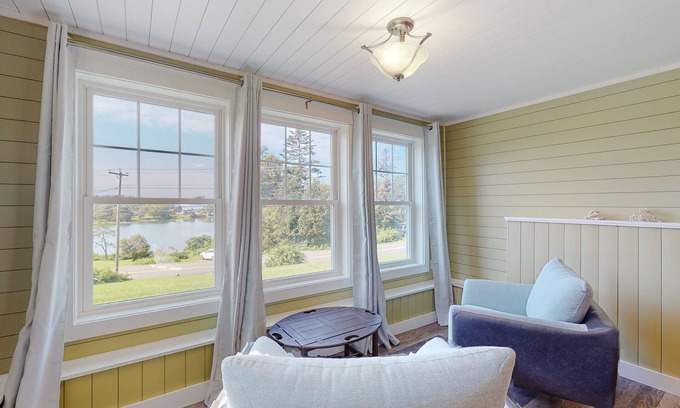 Bayville Apartment | Ocean-view in-law suite: modern luxury with coastal charm