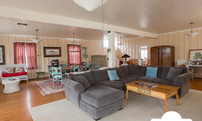 Gearhart House | OCEAN VIEW: MCCORMICK MANSION: Seaside Vacation Homes, Inc Managed
