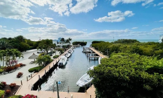 Tavernier Condo | Ocean View Overlooking Marina Ocean Pointe 5305
