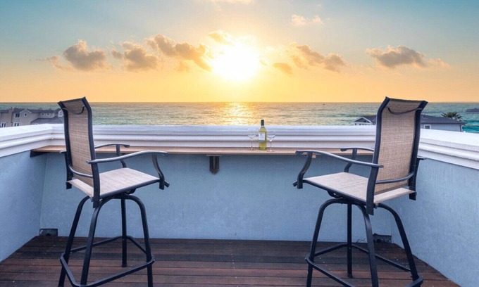 El Granada House | Ocean View & Steps to Beach - Miramar Home - Roof Deck, Coastal Trail, Restaurants, Activities