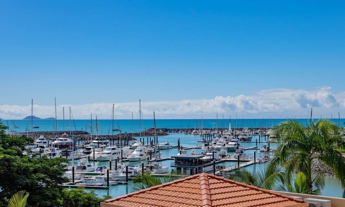 Airlie Beach Apartment | Ocean View studio unit