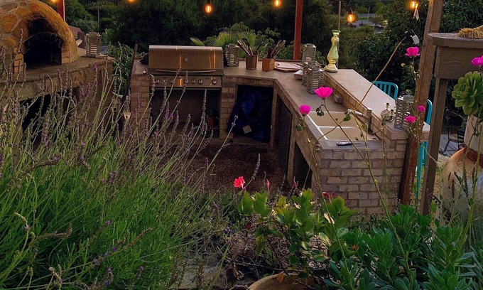 Goleta House | Ocean view urban farm