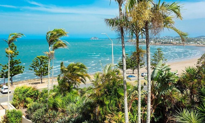 Yeppoon Apartment | Ocean View Villa