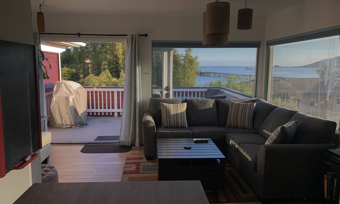Avila Beach Apartment | OCEAN VIEWS! 2BED/BATH BEACH FLAT 1 BLOCK TO THE BEACH.(noise sensitive complex)