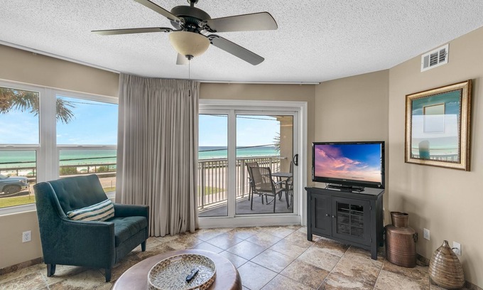 Miramar Beach Condo | Ocean Views, Gulf Front Destin Condo w/Beach Chair Setup