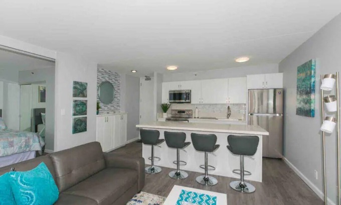 Waikiki Condo | Ocean Views in the Heart of Waikiki Beach