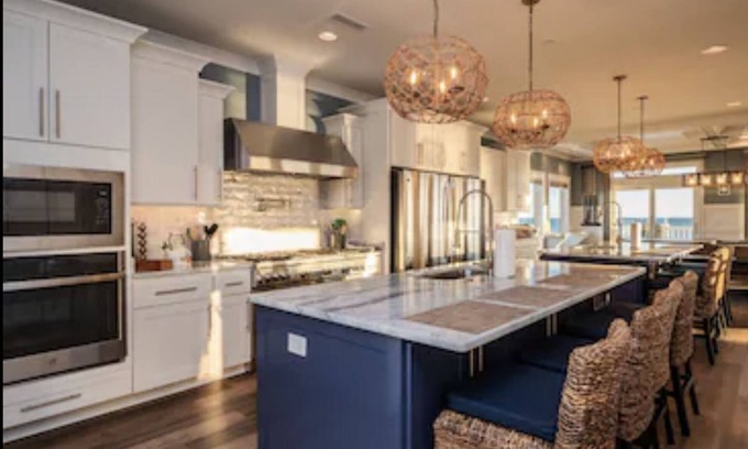 Long Beach House | Ocean Views, Romantic Sunsets, Private Theatre Room, Gym w/Peloton & Elevator