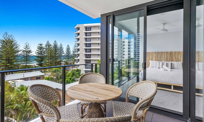 Burleigh Heads Apartment | Ocean Views – Sandbar Burleigh Heads