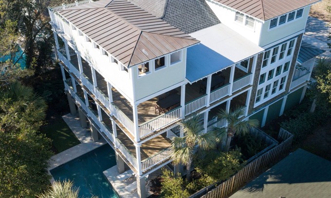 Isle of Palms House | OCEAN VIEWS/Sleeps 12/ATTITUDE ADJUSTMENT/ROOFTOP DECK/HEATABLE POOL