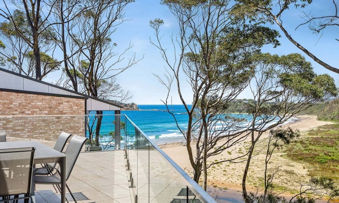 Rosedale House | Ocean Views, Steps to Beach & WiFi | Yowani House