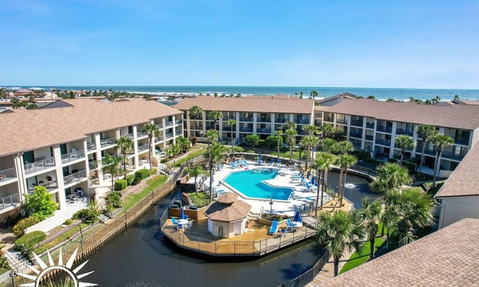 St. Augustine Beach Condo | Ocean Villas 15 Updated Condo with Ocean view, pet friendly