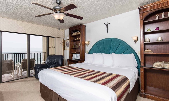 South Padre Island Condo | Ocean Vista 902 - Beachfront Condo with Spectacular Ocean Views from 9th Floor