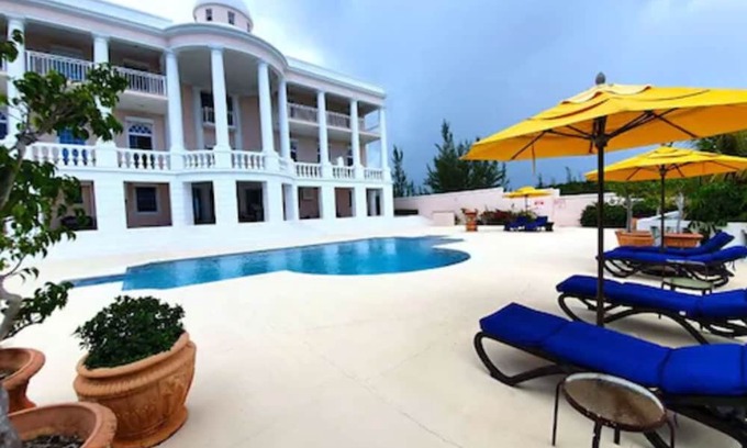 Nassau Hotel | Ocean West Boutique Hotel