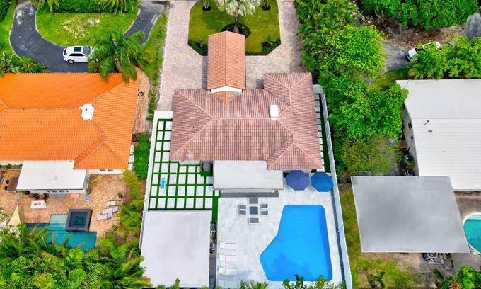 Lauderdale Beach House | Oceana: Pool, Game Room, Walk to Beach