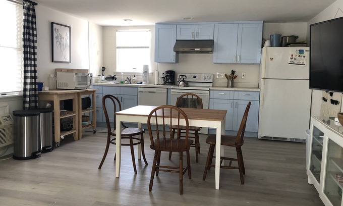 Bethany Beach Apartment | Oceanblock & Downtown Bethany - 1 bed/1.5 bathroom with Outdoor Space and Grill