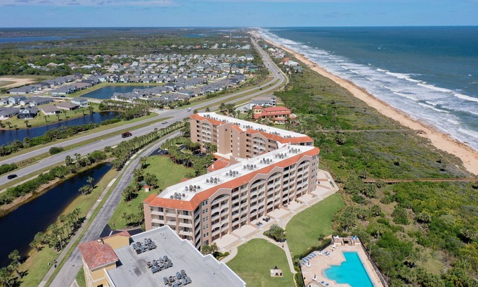 Palm Coast Condo | Oceanfront 2/2 Condo; Short walk to Pool & Beach! .