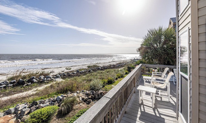 Saint Simons Island House | Oceanfront 2br/2ba Pup-friendly Beach Cottage!