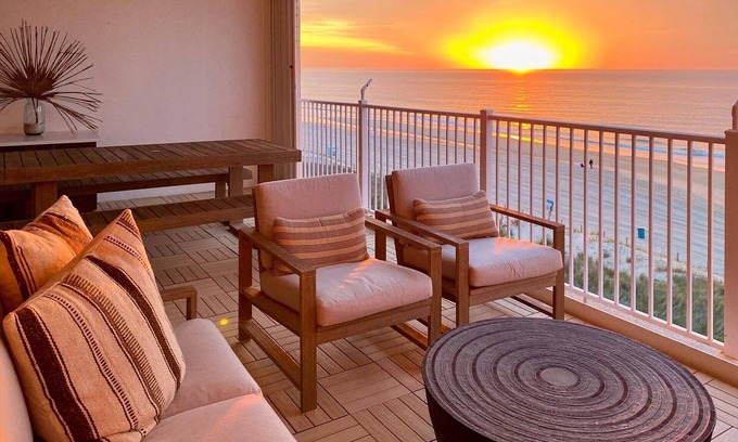 Ocean City Condo | Oceanfront 3 Bedroom W Oversized Balcony