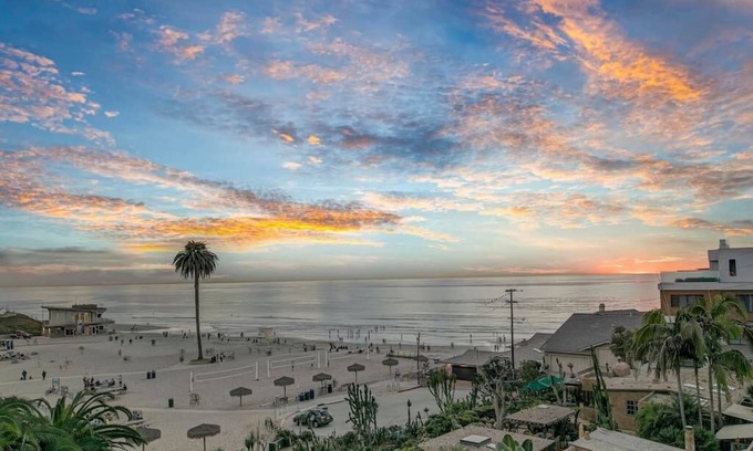Encinitas Villa | Oceanfront 4 bedroom villa w/2 masters and views