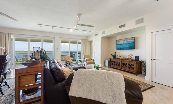 Rock Harbor Condo | Oceanfront 4BR/3BA Mariner's Club Villa 535 with Oasis Pool, Marina, Game Room & More