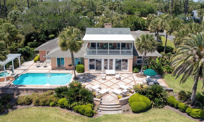 Saint Simons Island House | Oceanfront, 5 Bedroom Sea Island Cottage with Pool and separate Carriage House