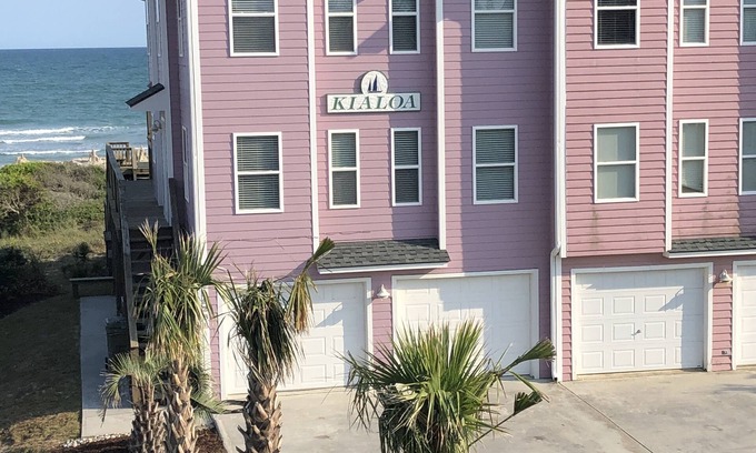 Emerald Isle House | Oceanfront 6 Br, 4 Bath Townhome With Community Pool At End Of B Driveway