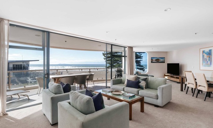 Mount Maunganui Apartment | Oceanfront Apartment: Beach, Downtown & 2 carparks