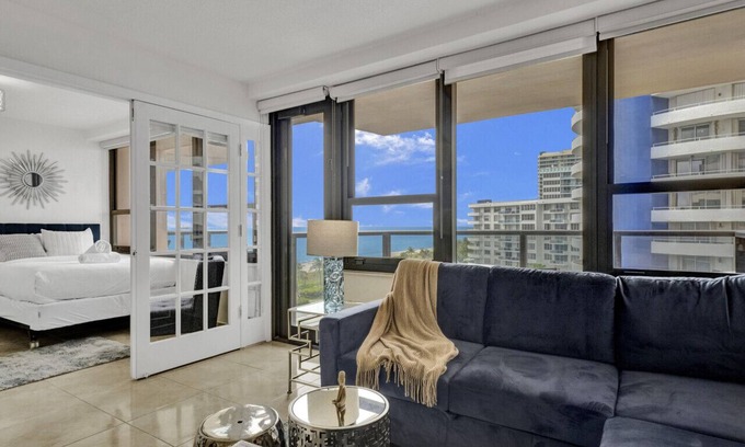 Mid Beach Apartment | Oceanfront Beach Retreat Beach Service 905