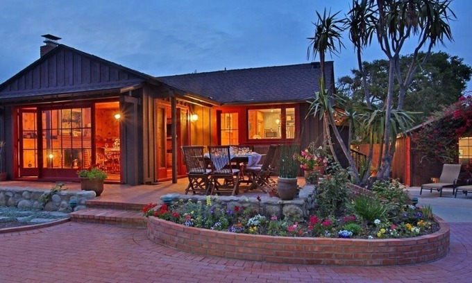 West Mesa House | OCEANFRONT BEACH HOUSE
