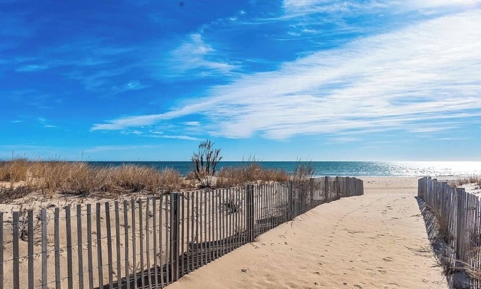 Ocean City Apartment | Oceanfront Beach Walkout Studio – Cozy & Convenient in North Ocean City